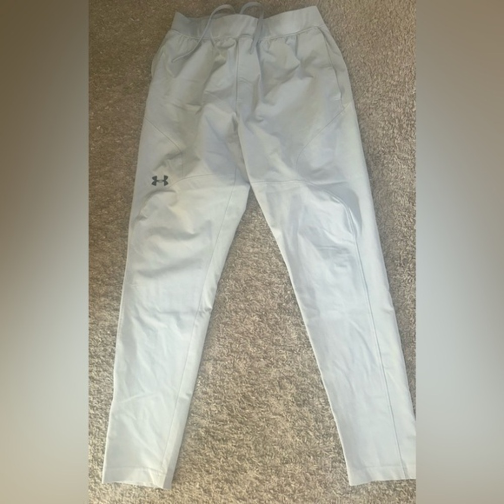 Men’s used Under Armour fitted joggers grey silver size L large Pre own items